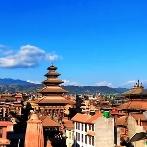 Rupakot And Rooftop Restaurant 招待所